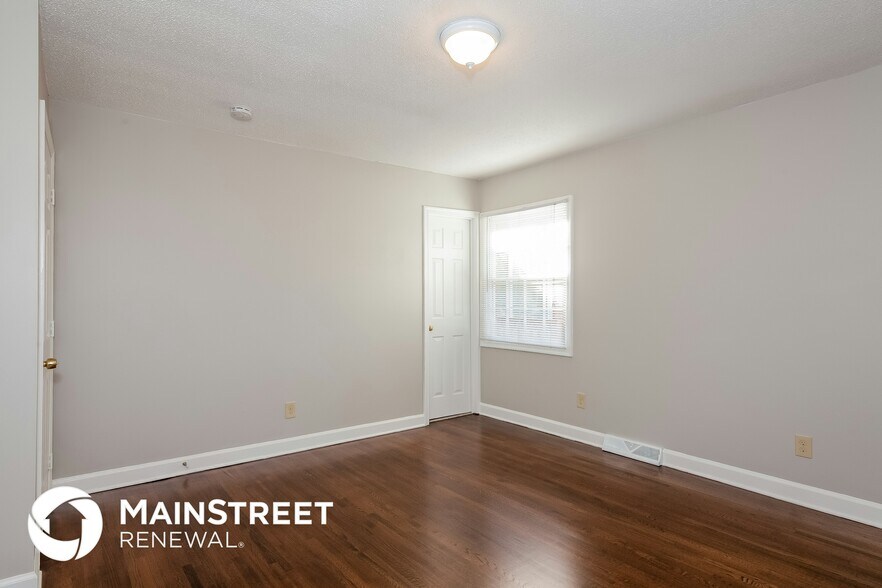 Building Photo - 8711 Farmwood Ct