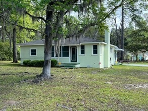 Building Photo - 1835 Hodgeville Rd