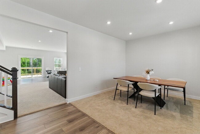 Building Photo - Luxury 5-Bed, 4-Bath Greenville Home in Amenity-Packed Riverstone!