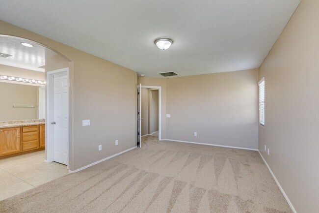 Building Photo - GORGEOUS 2 STORY HOME*4 BEDROOMS*TONS OF UPGRADES*STAINLESS STEEL APPLIANCES*