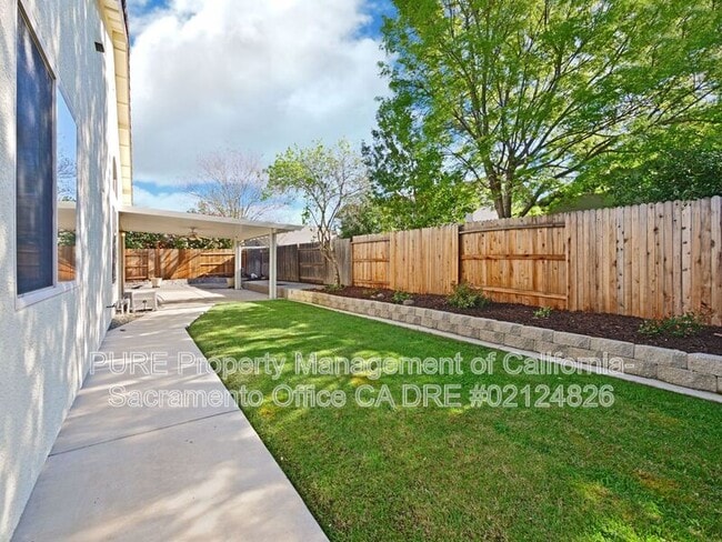 Building Photo - 1732 Bamboo St
