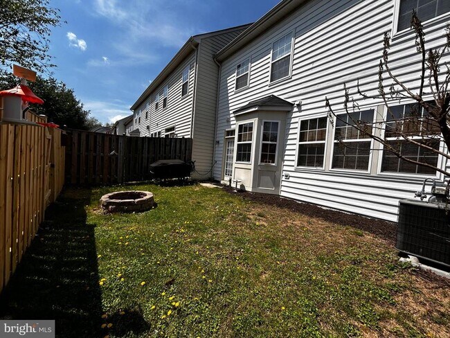 Building Photo - 312 Quinton Oaks Cir