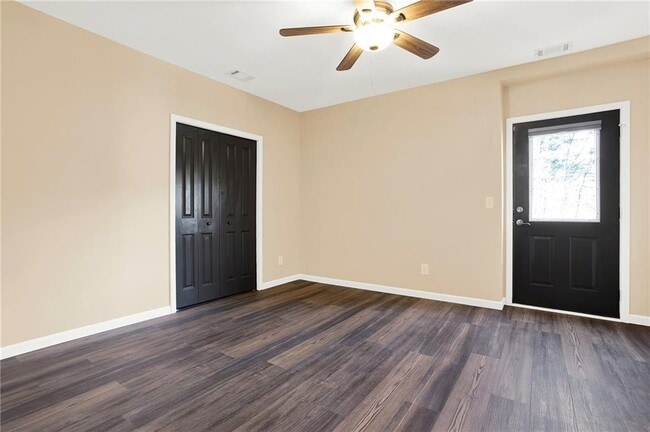 Building Photo - 309 Trappers Bluff