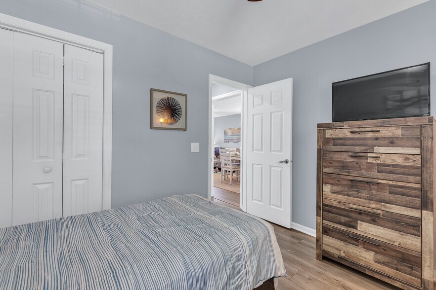 Building Photo - 589 Blue River Ct