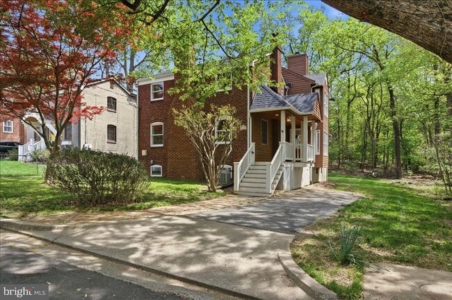 Building Photo - 5736 8th Rd N