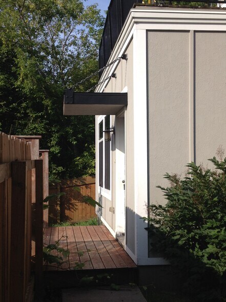Unit 1 deck - 14 W 5th St