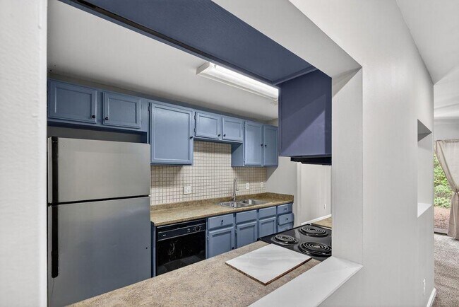 Building Photo - 3575 Oakvale Rd