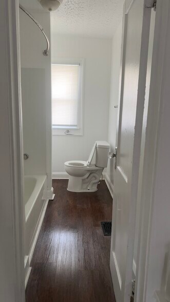 Building Photo - 603 N Rural st