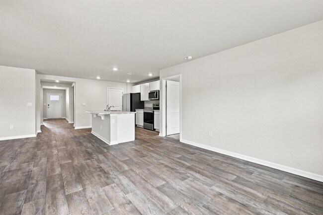 Building Photo - 208 Jeff Waters Cir