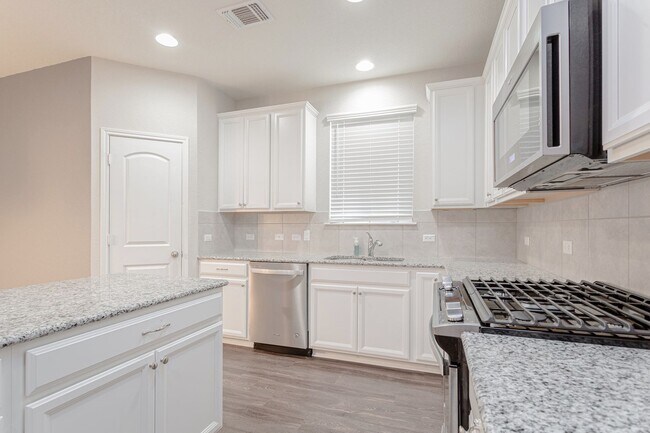 Building Photo - 632 Reinhardt Blvd