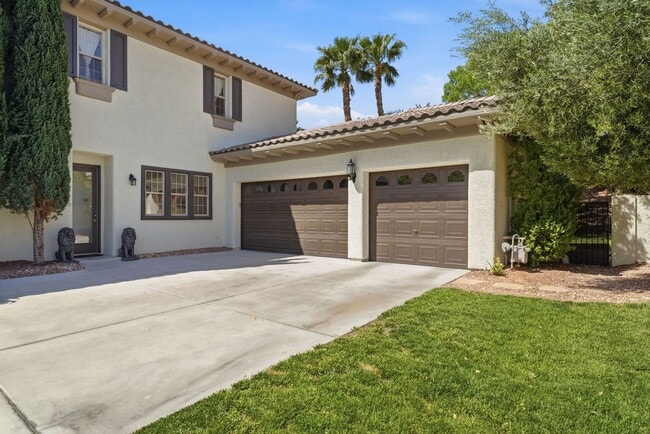Building Photo - Private Gated Christopher Homes Estate in The Vineyards | Resort-Style Backyard & Strip Views