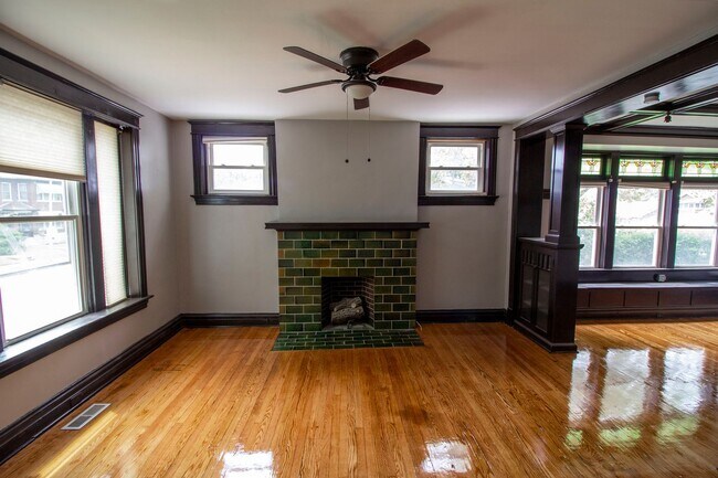 Building Photo - 4247 Grace Ave