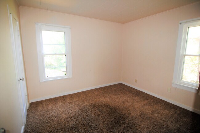 Building Photo - Charming 3 Bedroom, 2 Bath House For Rent!!