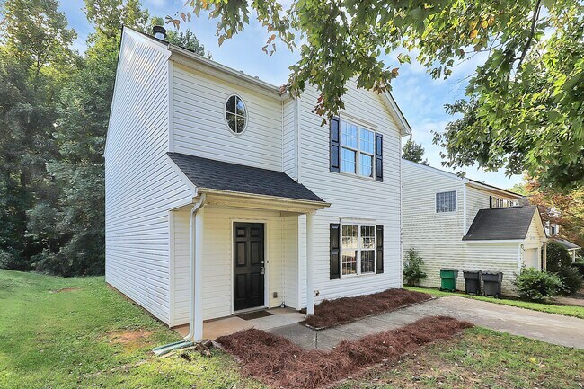 Building Photo - 1215 McAllister Dr