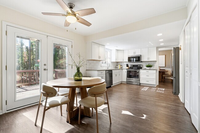 Building Photo - 520 Willeo Rd