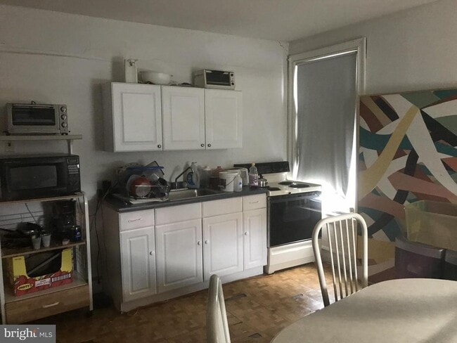 Building Photo - 5700 Delancey St