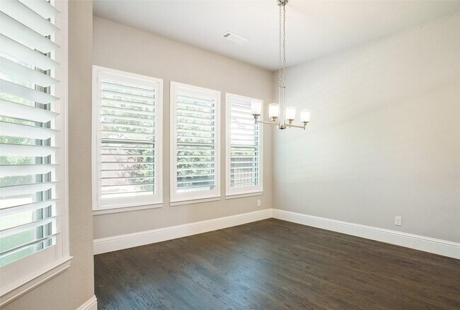 Building Photo - 830 Redstem Dr