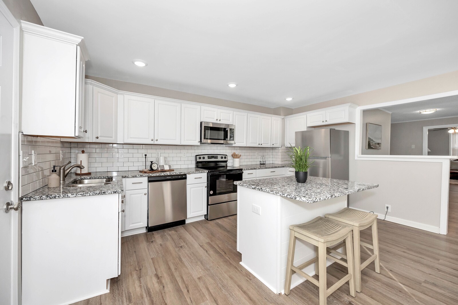 Building Photo - 3706 Emm Ell St SW