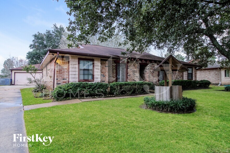 Building Photo - 353 Dawn Hill Dr
