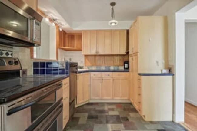 Building Photo - 8413 Spencer Ct