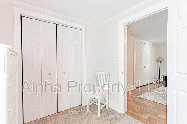 Building Photo - 310 Austin St