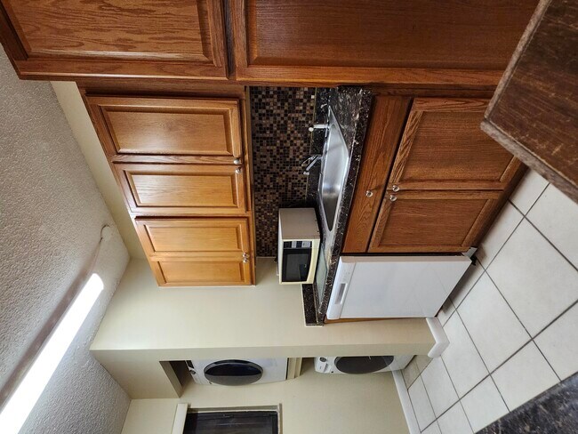 Building Photo - 545 Trace Cir