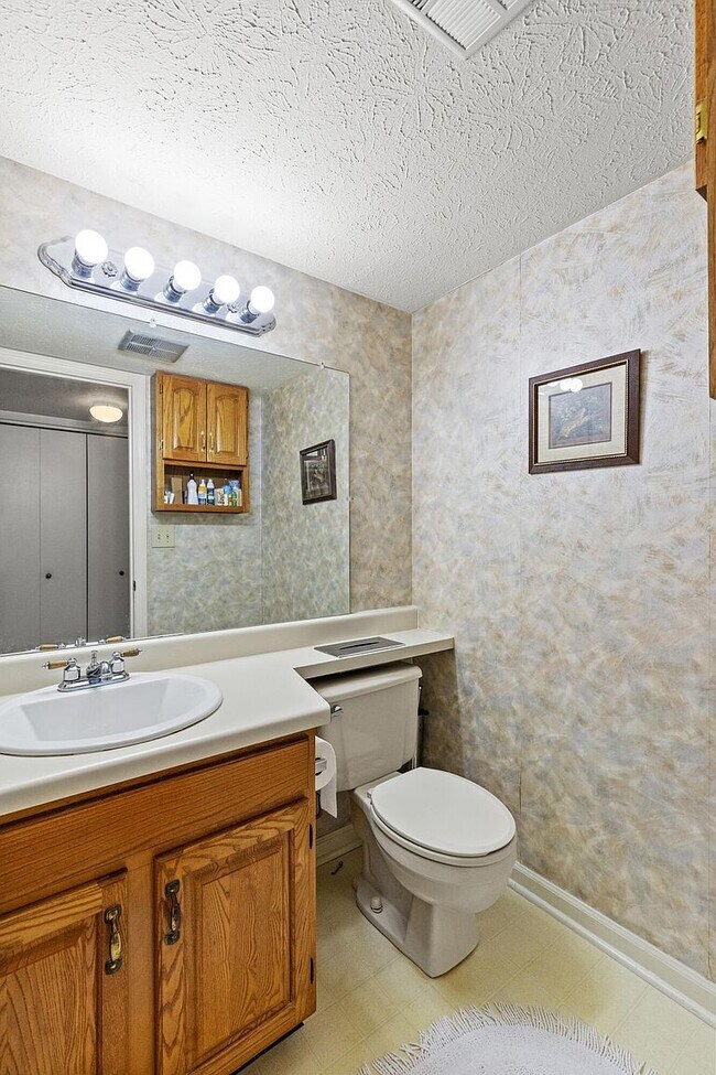 Building Photo - 3441 Laredo Dr