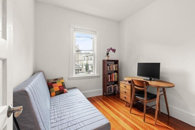 Building Photo - 46 Elmwood St