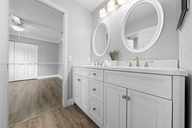 Building Photo - 2587 Jardin Ct