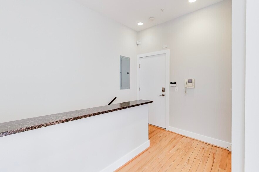 Building Photo - 500 M St NW