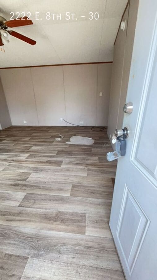 Building Photo - 2222 E 8th St