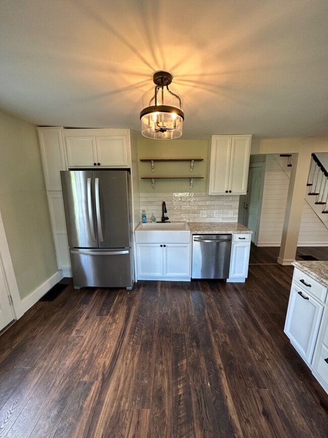 Building Photo - 161 Walnut St