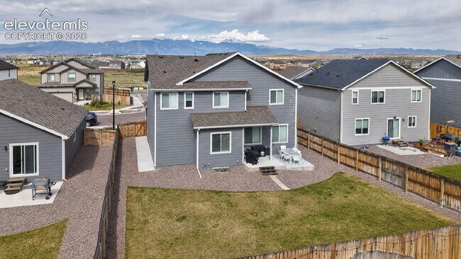 Building Photo - Beautiful 5 Bed + Office Home with 3-Car Garage in Desirable Lorson Ranch!