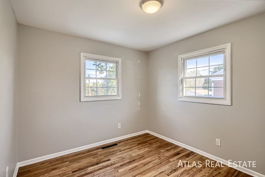Building Photo - 1722 Tesla Dr