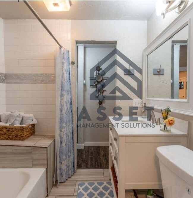 Building Photo - 2-Bed Furnished or Unfurnished The Choice Is Yours!