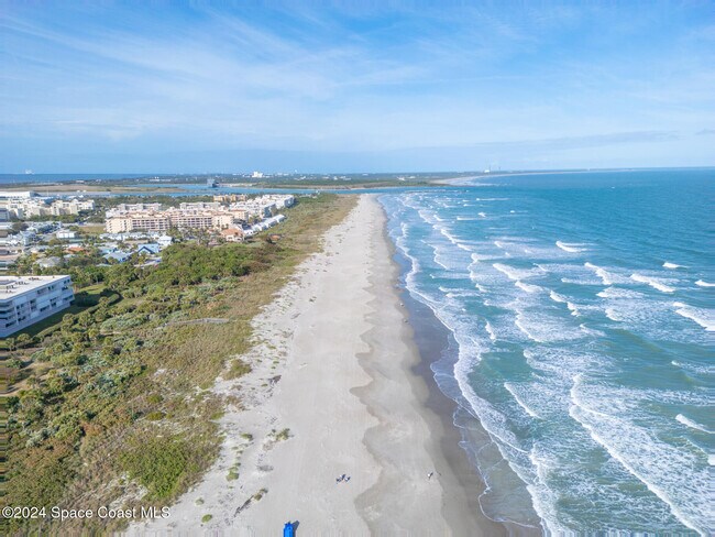 Building Photo - 8700 Ridgewood Ave