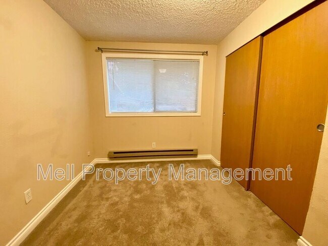 Building Photo - 2370 E Phillips Lake Loop Rd