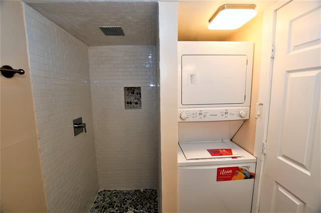 Building Photo - 9821 Walnut St