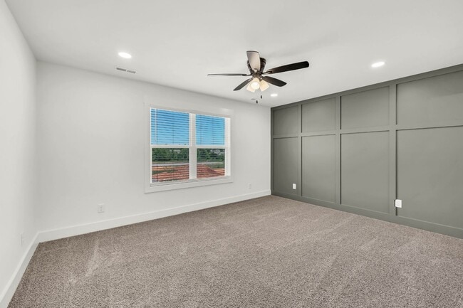 Building Photo - 354 Front Rdg Cir