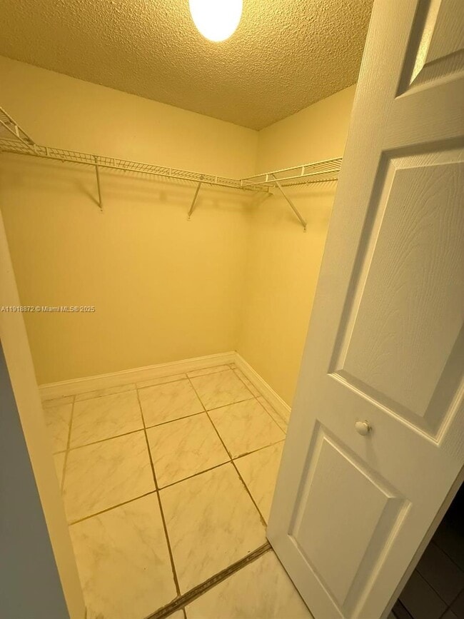 Building Photo - 1190 NW 124th Ave