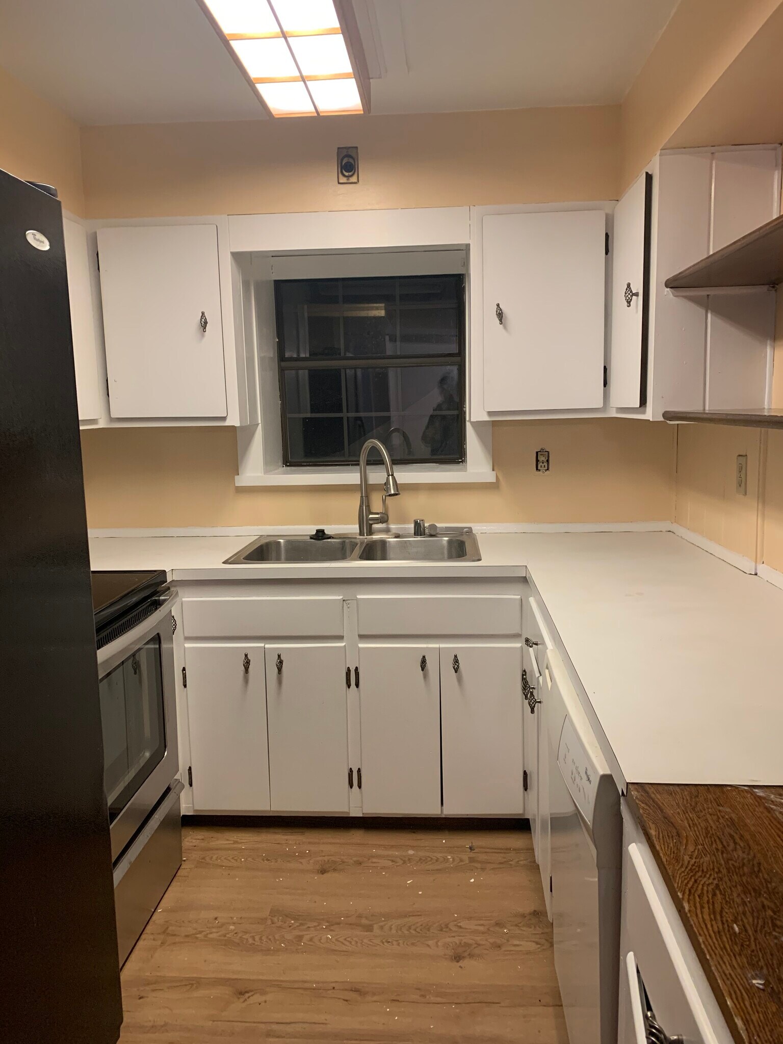 Building Photo - 655 Kilmer St