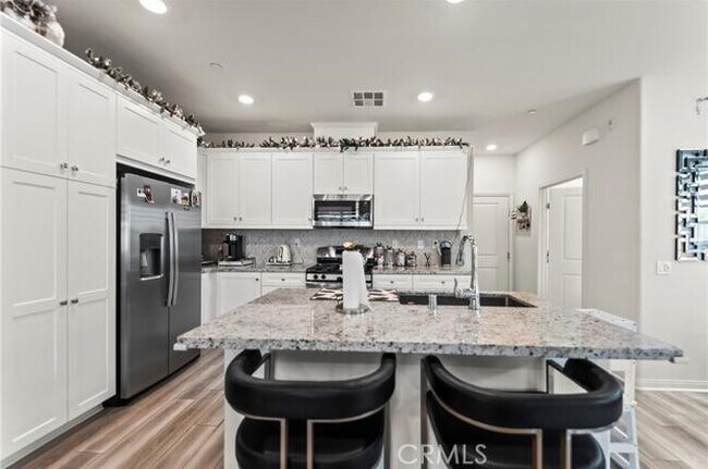 Building Photo - 22719 Harmony Dr