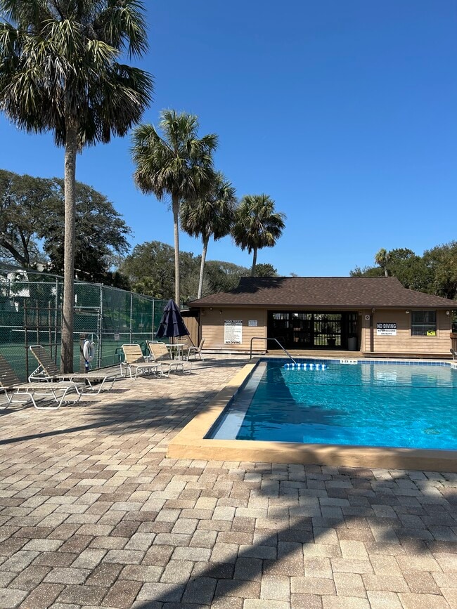 Building Photo - 2574 Forest Ridge Dr