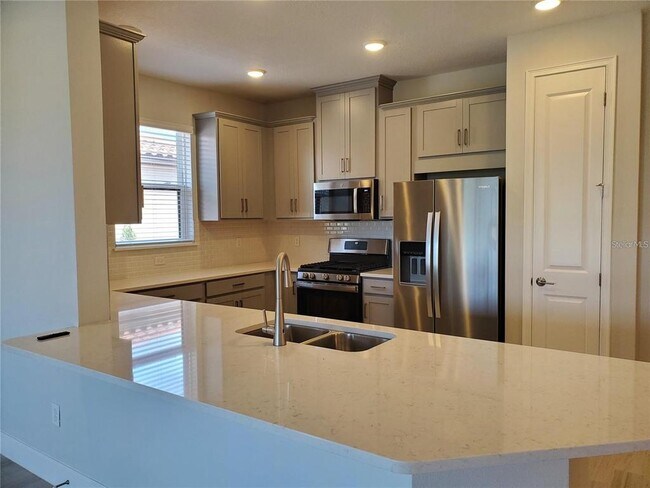 Building Photo - 3016 Formia Ct