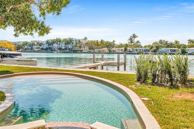 Building Photo - 1170 S Biscayne Point Rd