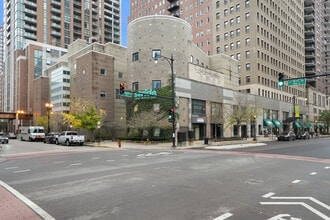 Building Photo - 40 E 9th St