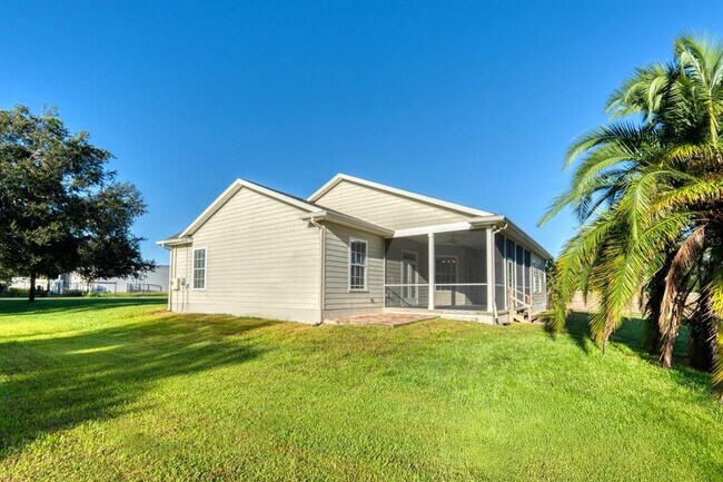 Building Photo - 37015 Waldo Dr