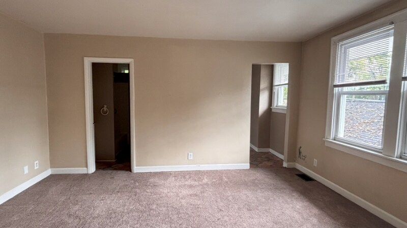 Building Photo - 330 Lilienthal St