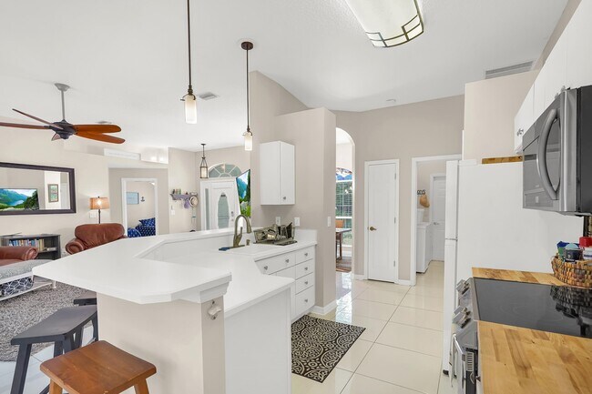 Building Photo - 308 A St