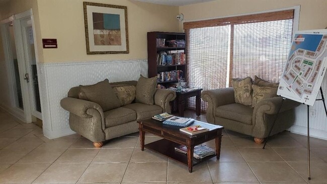 Building Photo - 455 Alt 19